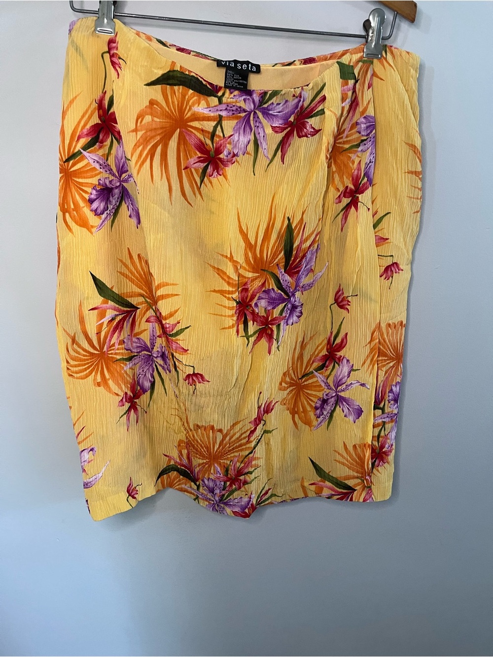 Via Seta Yellow Tropical Floral‎ Silk Blend Crinkle Skirt Size 12 Mid Length